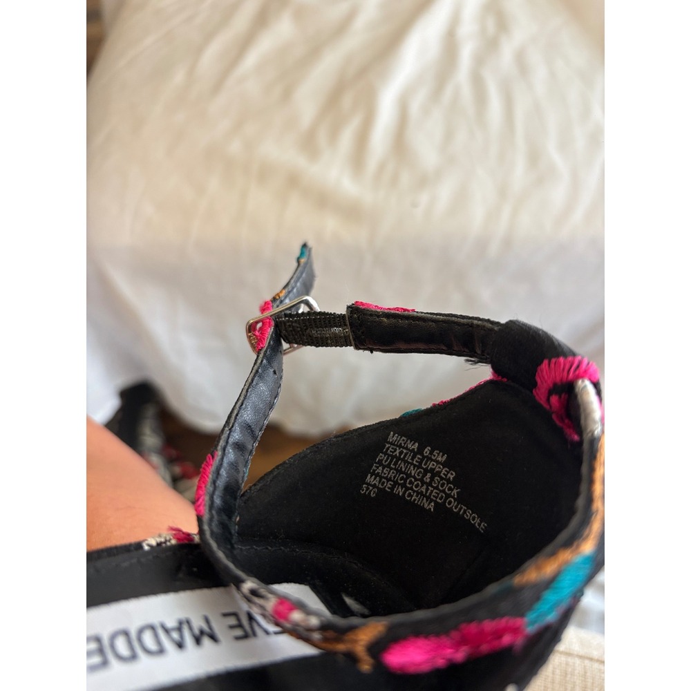 Steve Madden Mirna Black Floral Embroidered Block Heels Ankle Strap Sandals 6.5M - Picture 6 of 6